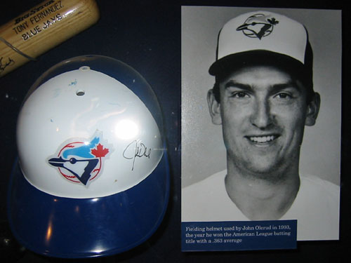 TIL John Olerud wears a batting helmet in the field. : r/MLBTheShow